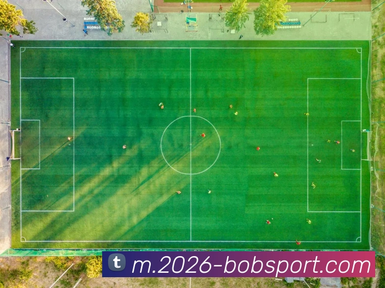 华子被韦德调侃偷学欧洲步直言要向年轻夺冠的他看齐